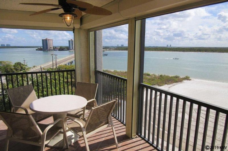 Why Fort Myers Condo Rentals Feel More Relaxing When Your Stay Is Designed Like a Home, Not a Hotel